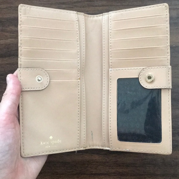 Kate Spade Wallet - Picture 2 of 2